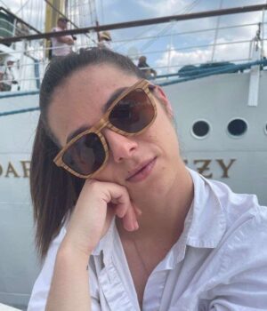 Lunettes mixtes Raider, parfaites pour visages ovales, carrés ou ronds. Design artisanal et intemporel.