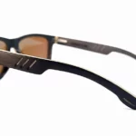 Lunettes de soleil en bois d'ébène Martin Black avec design rectangulaire et verres miroir UV400.