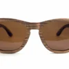 Lunettes de soleil bois raider : Accessoire mixte idéal pour un look classique et polyvalent.