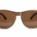 Lunettes de soleil bois raider : Accessoire mixte idéal pour un look classique et polyvalent.