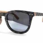 Lunettes de soleil Douglas en bois de palmier avec monture légère et verres polarisés UV400, combinant confort et style intemporel.