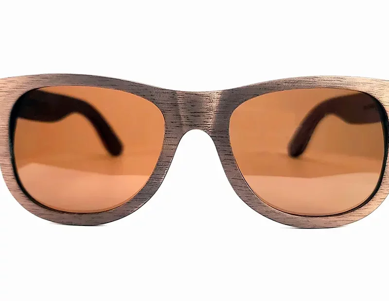 Protection UV400 cat 3 des lunettes Howker Brown, idéale pour les activités en plein air tout en restant sophistiqué.