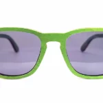 Lunettes de soleil tendance San Diego avec branches robustes et style sportif moderne.