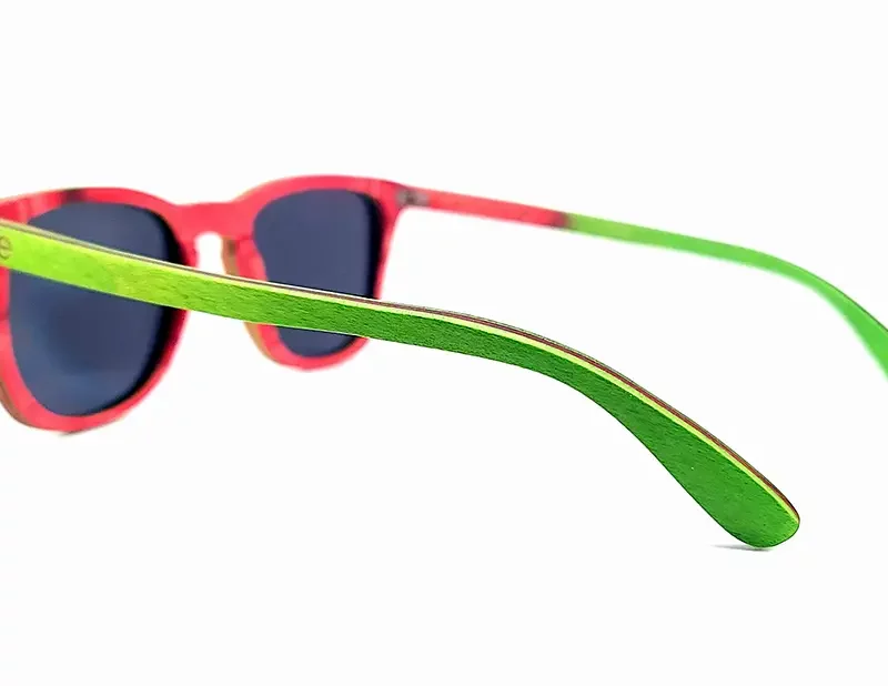 Monture carrée San Diego avec branches robustes, idéale pour les styles sportif et tendance.