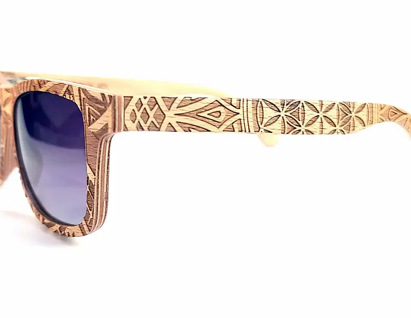 Les lunettes en bois Austin Grey mixte avec un design intemporel et tendance pour hommes et femmes.