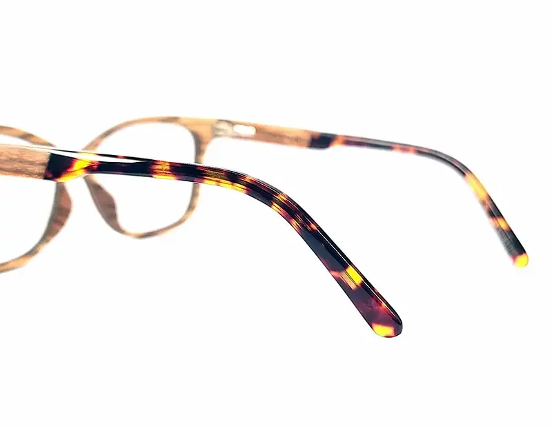 Vue coté face des lunette de vue en bois zébrano du modèle Naxos Brown