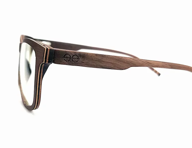 Découvrez nos lunettes en bois de noyer d'une version optique Kea