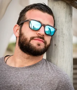 Lunettes de soleil Douglas Bleue en bois de palissandre noir avec protection UV400, confortables et au style intemporel.