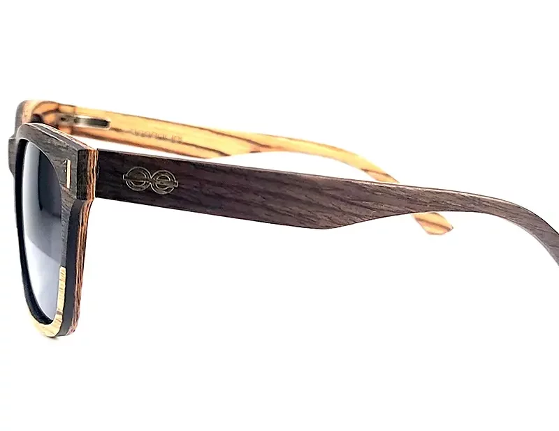 Lunettes de soleil carrées en essences bois de chêne et zébrano, série limitée