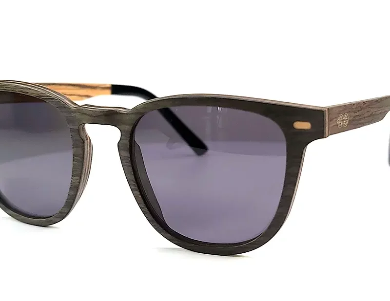 Nos lunettes de soleil en bois Falcon pour un style authentique