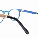 Prise de vue des lunettes de vue pantos en bois de noyer avec finition en acétate