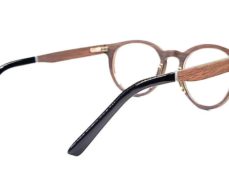 Prise de vue des lunettes de vue en bois de noyer Sedna