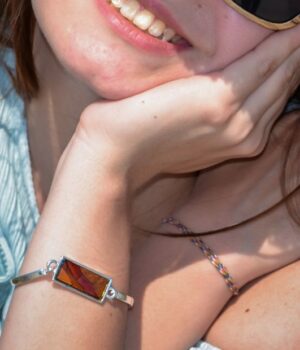 Gros plan sur la chaîne de rallonge ajustable du bracelet Orline, offrant un ajustement personnalisé.