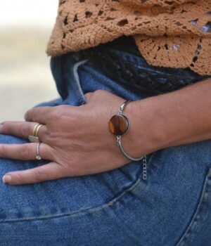 Bracelet jonc et bois Daryne plaqué argent avec cabochon rond de 20mm et chaîne ajustable