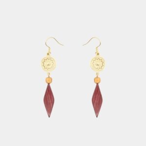 Bijoux artisanaux hypoallergéniques en bois précieux, avec crochet doré et stop boucle transparent.