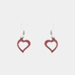 Boucles d'oreilles Ema coeur en bois d’amarante avec fermoir crochet couleur argenté.