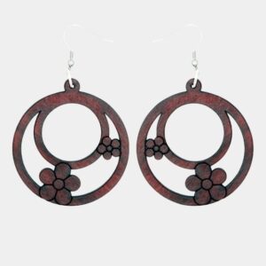 Boucles d’oreilles en bois d’acajou Bety avec fleurs stylisées marquetées.