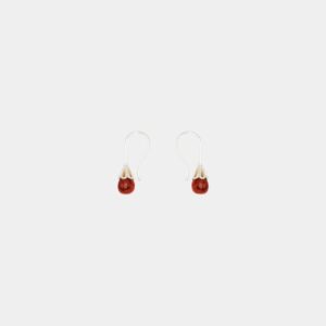 Bijoux artisanaux en bois naturel : boucles d'oreilles en bois d'acajou Katye, éco-friendly et sans nickel.