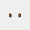 Boucles d'oreilles en bois Ness avec plateau argenté orné de résine naturelle et incrustation de bois.