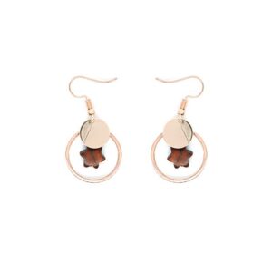 Bijou Aya : Boucles légères en bois d'acajou au design exclusif et artisanal.