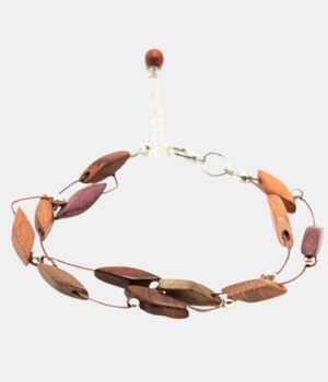 Bracelet double en bois multicolore Zaia, perles losanges et perles argentées, monté sur fils de lin.