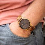 Montre Full Zébrano Métro7 portée au poignet