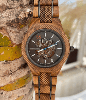 Montre en bois automatique Jones avec boîtier en noyer et cadran squelette