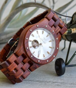 Verre en saphir inrayable de la montre automatique collection Martin