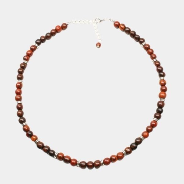 Collier homme artisanal en bois d’acajou, design élégant et éco-responsable