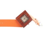 Montre femme Square XL en bois avec cadran clair et aiguilles noires