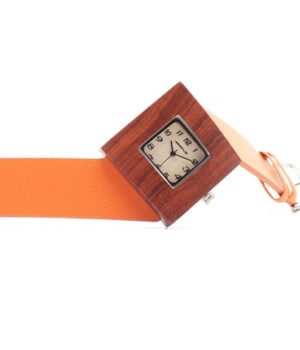 Montre femme Square XL en bois avec cadran clair et aiguilles noires