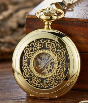 Montre à gousset étoile William : cadran doré avec motifs étoilés gravés. Élégance et charme intemporel réunis en un seul accessoire.