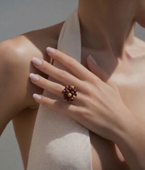 Alternative view of Bague bois perles rondes multicolore - Fiona