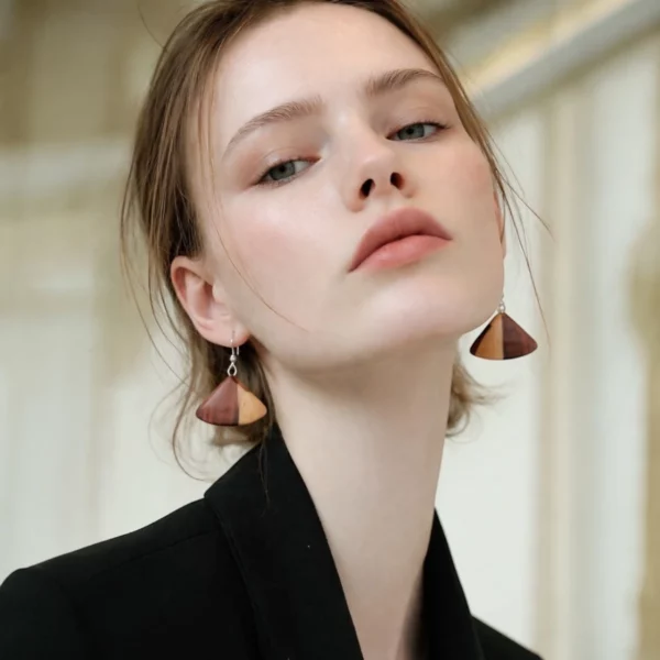 Boucles d'oreille triangle bois bicolore Athena