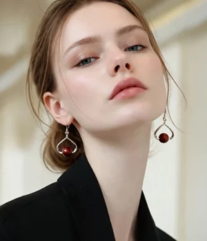 Alternative view of Boucles d'oreilles amarante Falone