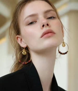 Alternative view of Boucles d'oreilles bois et doré Sangha