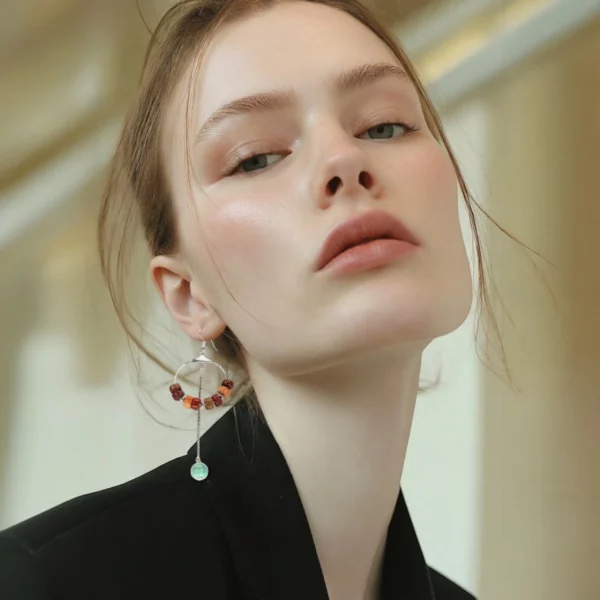 Boucles d'oreilles créole bleue turquoise et bois Mia