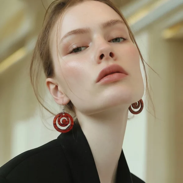 Boucles d'oreilles en acajou Neptunia