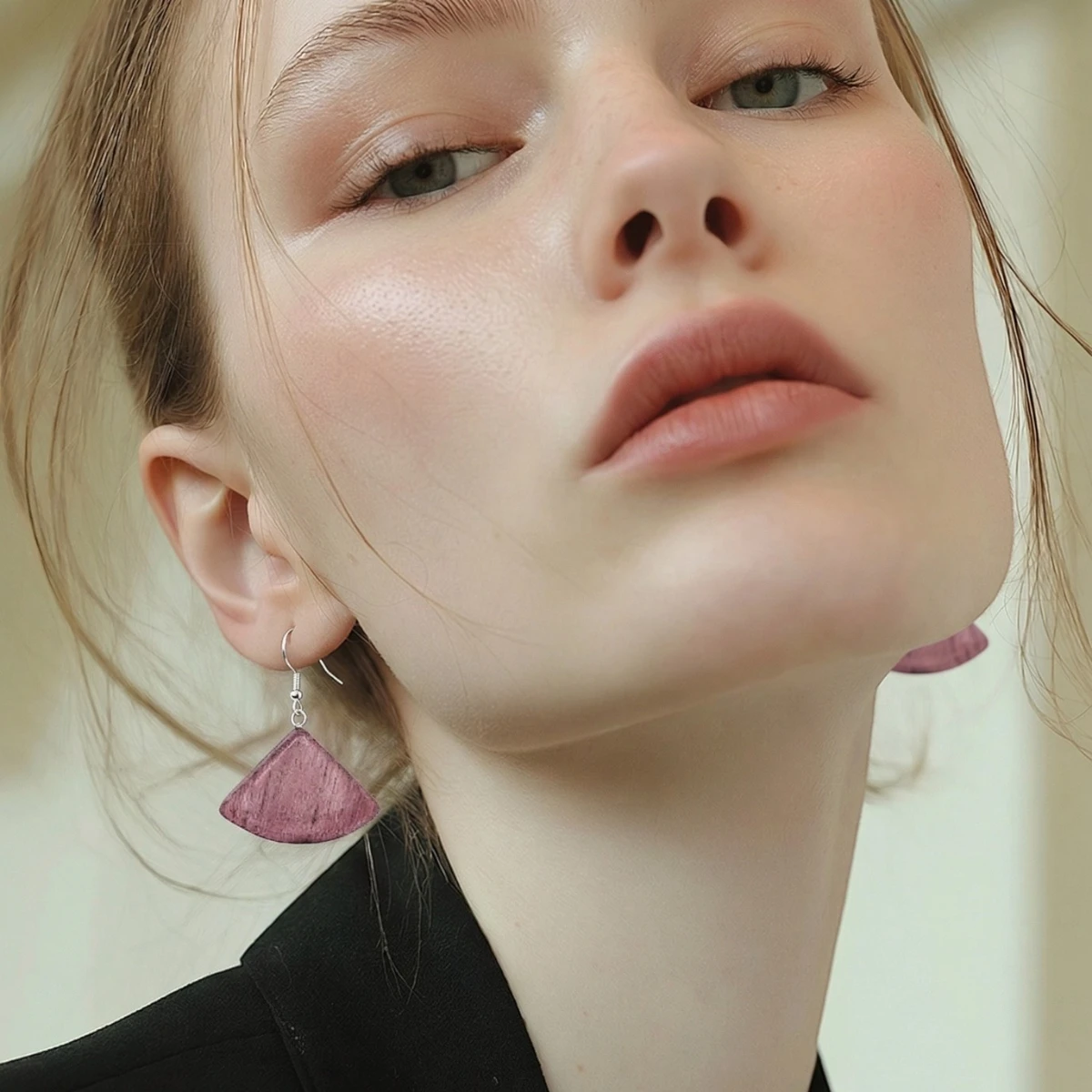 Boucles d'oreilles triangle amarante Athena