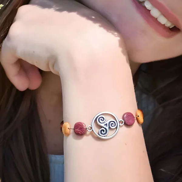 Bracelet fil bois multicolore - Le triskel