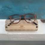 Lunettes Paul Optic 1 pour femme, lunettes de vue écoresponsables alliant élégance et confort avec un poids de seulement 24 grammes.