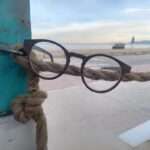 Lunettes en bois Paul Optic 1 pour femme, fabriquées en palissandre durable, finition artisanale et charnières à ressort pour plus de confort.