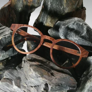 Présentation de la monture intemporelle des lunettes Paul Optic 3, un style classique et responsable pour femme.