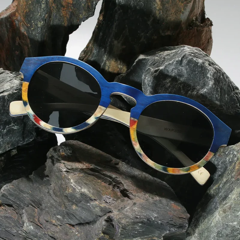 Lunettes en bois Clapton Bleu, édition limitée, idéales pour les formes de visage en cœur.