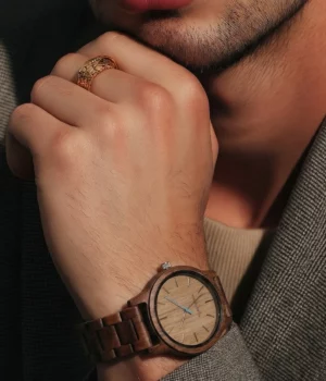 Alternative view of Montre bois homme Noyer Voyager