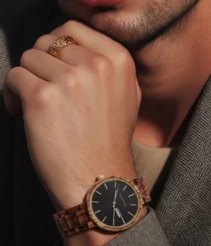 Alternative view of Montre bois zébrano calendrier homme Sailler