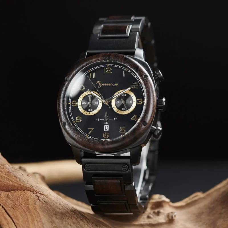 Montre en bois d'ébène Calibra pour homme avec cadran noir métallisé et fonction chronomètre. Élégance naturelle et précision japonaise.