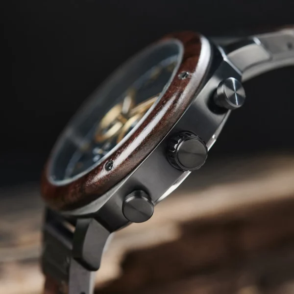 Bracelet en bois d’ébène ajustable, alliant confort et style naturel."