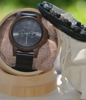 Montre Moon phase2 homme avec cadran bois et affichage phases lunaires, boîtier bois naturel, design raffiné et original.