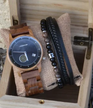 Idée cadeau homme originale avec accessoires en bois, cuir et pierre, style marin moderne et éthique, parfait pour toute occasion.